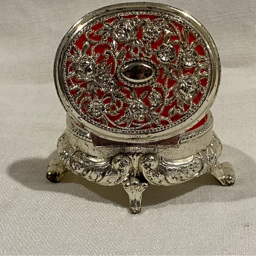 Vintage metal Jewelry Box - Organizer / trinket box